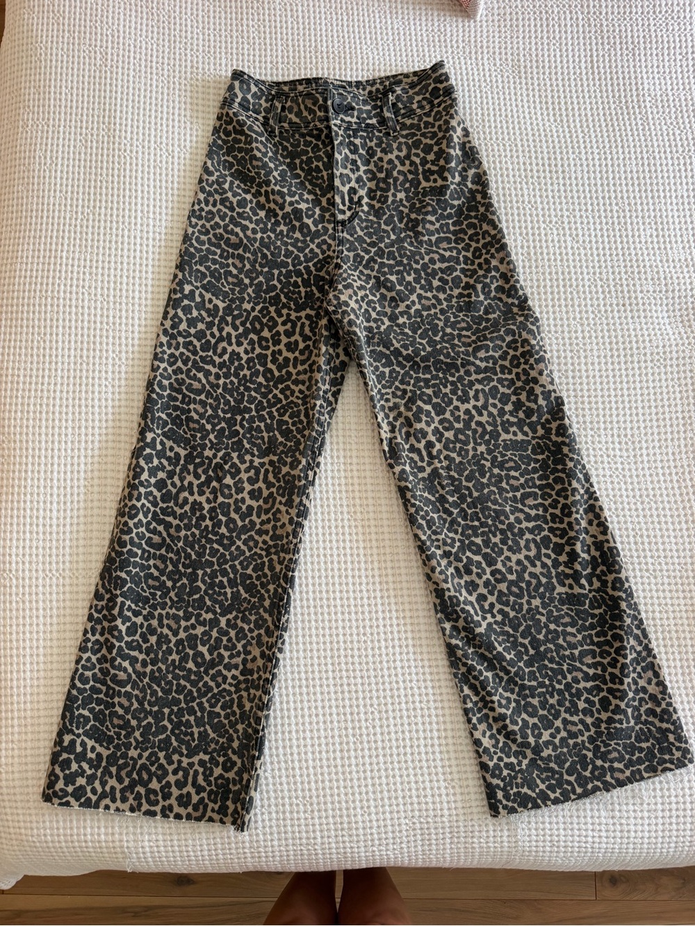 Miou Muse Women’s Leopard Print High Waisted Wide-Leg Jeans